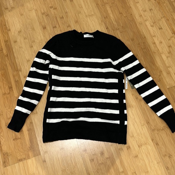 RD Style Sweaters - NWT Black and White striped sweater